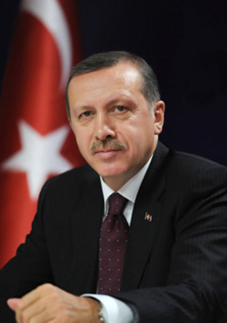 TEMMUZ - Temmuzda AK Parti Genel Başkanı ve Başbakan Recep Tayyip Erdoğan, 311 partili milletvekilinin imzası ile AK Parti'nin cumhurbaşkanı adayı oldu, Erdoğan, seçim mitinglerine Samsun'dan başladı