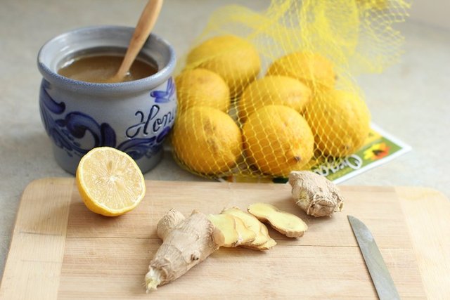 Zencefil kökünün limonla dansı:  Limon ile birlikte tüketildiğinde soğuk algınlığına, yağlı bir yemek sonrasında ise sindirime yardımcı olur.  -