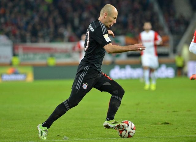 4 Arjen Robben