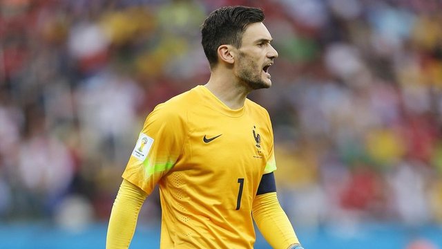 76 Hugo Lloris
