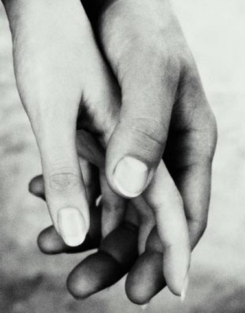 Parmak uçları hafif dil ya da diş teması gibi yumuşak temaslara duyarlı iken parmaklarınızın üst ve yan kısımları daha sert dokunuşları kaldırabilir.  -