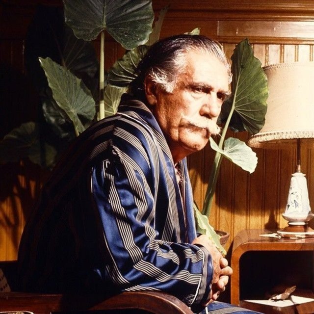 Yeşilçam'ın unutulmaz yıldızı Hulusi Kentmen'i biz hep bu haliyle gördük.