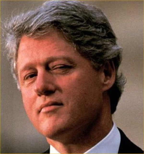 Bill Clinton - Beyaz Saray'da staj yapan balık etli esmer bir genç kız... Monica Lewinsky. İşte 1998 senesinde ABD Başkanının kariyerini yakan kadın. Lewis & Clark Üniversitesinde okuyan Lewinsky,