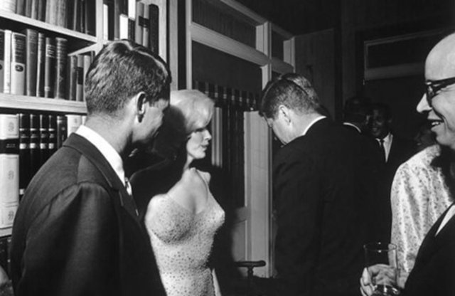 Kennedy'nin bu kadar yasak ilişkisinden sadece Marilyn Monroe ile yaşadığı maceraların hatırlarda kalması iki şeye bağlanıyor.