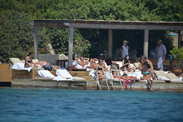 MELİS - BURAK HATİPOĞLU