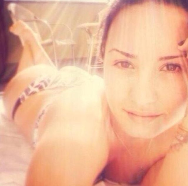 Demi Lovato'nun tatil pozu