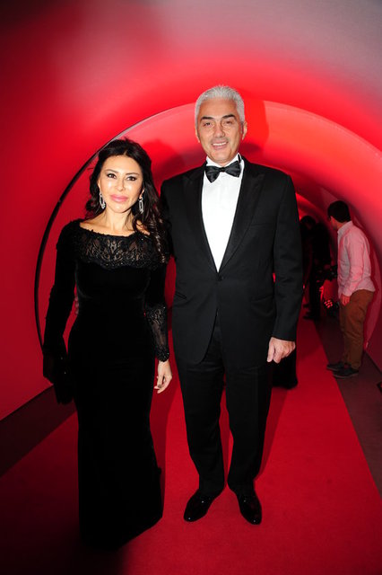 SUZAN SABANCI DİNÇER - HALUK DİNÇER - GALA MODERN