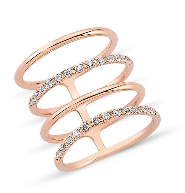 Tarz ve dizayn aksesuarlara bayılan sevgiliniz için, Charms Company 1250 TL.