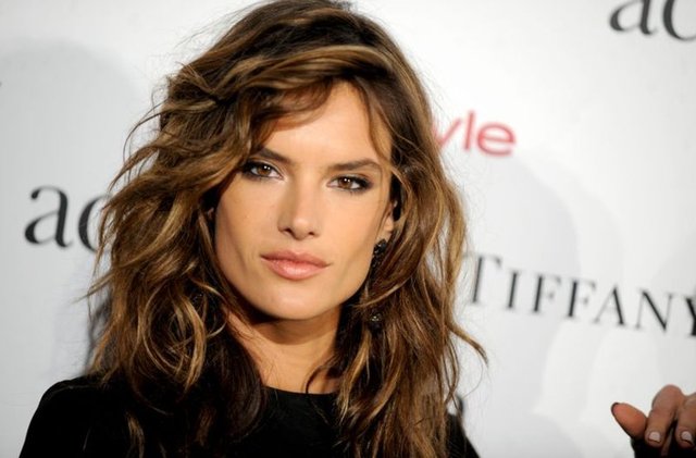 7 - Alessandra Ambrosio