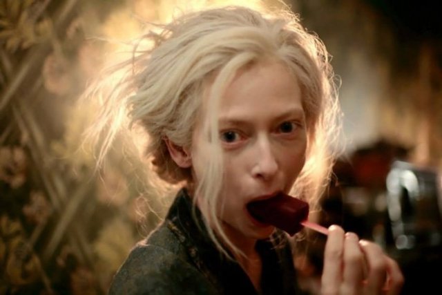 Time'a göre 2014'ün en etkileyici 10 performansı:   -  - 10. Tilda Swinton-  Only Lovers Left Alive (Sadece Aşıklar Hayatta Kalır)