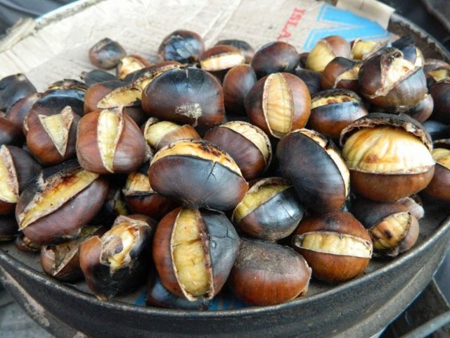 Fırında veya tavada pişirme yöntemleri de sıklıkla kullanılan pişirme alternatifleridir.