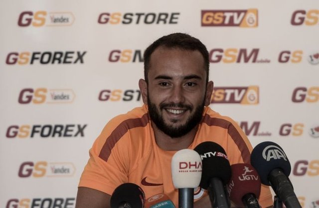 Olcan Adın    - "Aslanların sessiz kaldığı yerde kuşlar, kurtlar volta atar. Bilmezler ki aslanlar sessizliği bozduğunda kıyamet kopar"