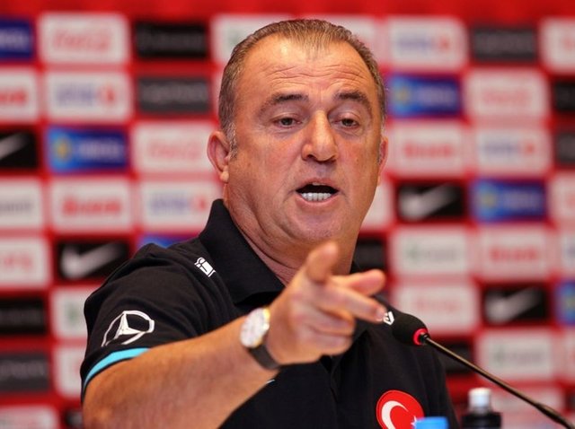 Çek Cumhuriyeti maçı öncesi Fatih Terim: "Hadi annelere babalara sormaya devam edin. Bugün izledim, dinledim ve okudum. Tanrım beni dostlarımdan korusun. Düşmanlarıma hazırım" (Basın  mensuplarına)