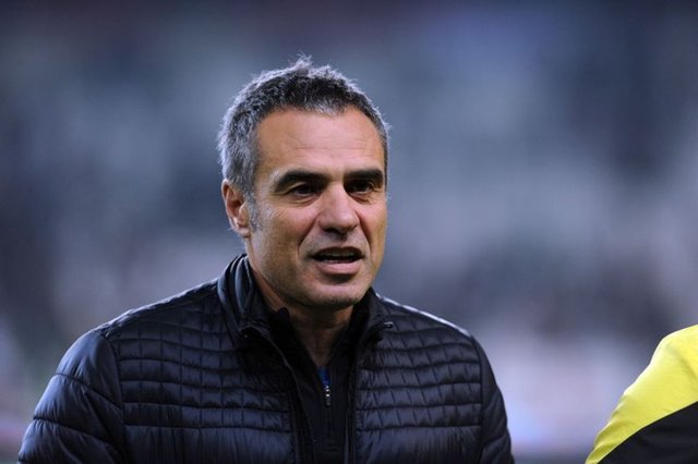 Ersun Yanal   - 'Futbolun güzel taraflarını yaşamamız gerekiyor. Deniz bitti, kara göründü. Nefret ve kin tohumları ekerek biçtiğiniz şeyin zehirli olduğunu gördük. Herkes şapkasını önüne koymalıdır.'