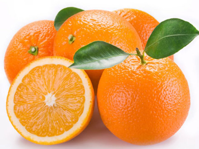 C vitamini içeren yiyecekler; portakal, mandalina, greyfurt, limon, yeşil sivri biber, roka, maydanoz, domates yiyebilirsiniz.