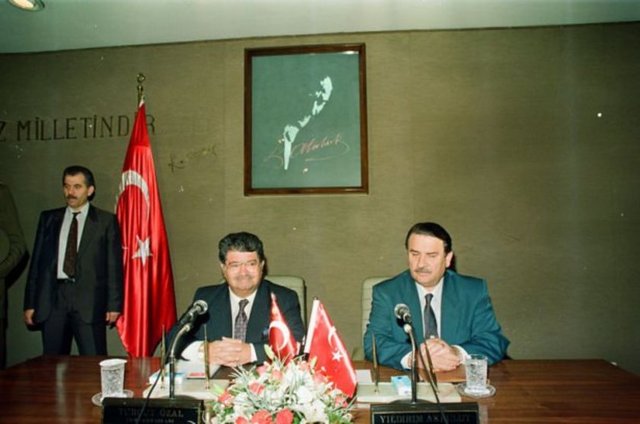 17 Ocak 1991'de Bakanlar Kurulu, 8. Cumhurbaşkanı Özal başkanlığında Çankaya Köşkü'nde toplandı.