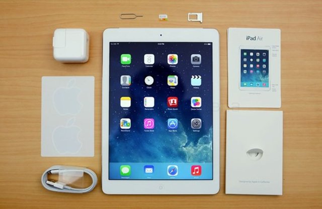 9 Eylül'de sahneye çıkması beklenen bir diğer ürün iPad Mini 4'ün bir önceki modelden daha ince ve daha güçlü olması ve iPad Pro gibi Force Touch özelliğine sahip olması  bekleniyor. -  -