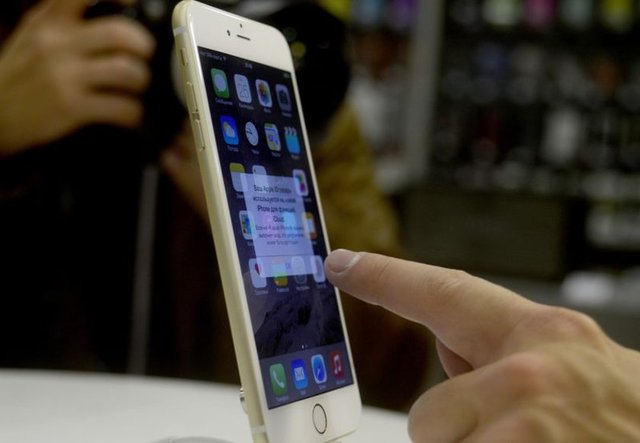 Tayvanlı yetkililer ise teknoloji sitesi Techno Buffallo'ya yaptığı açıklamada Apple'ın yeni telefonlarında çift RAM kullanacağını ifade etti. Yetkililer böylelikle yeni telefonlarda 2 GB RAM, tabletlerde ise 4 GB RAM olacağını kaydetti.