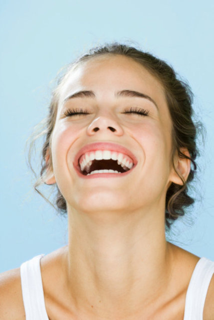 Yüksek sesli kahkahalar erkekleri tahrik ediyor.