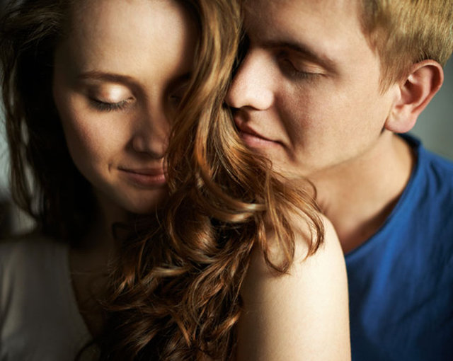 Bu iki koku, erkeklerde cinsel uyarılmaya neden oluyor ve ilgili bölgelere kan akışını hızlandırıyor.