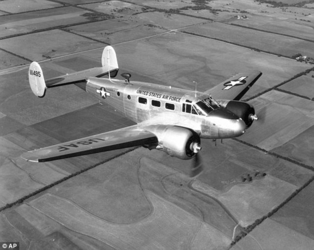 15 Kasım 1952'de Amerikan Hava Kuvvetleri'ne ait bir uçak, içinde bulunan 20 kişi ile ABD sınırları içinde kayboldu.