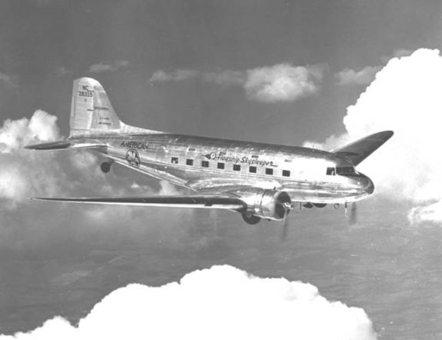 15 Ekim 1951'de ABD Hava Kuvvetleri'ne ait bir uçak, 12 kişi ile Atlas Okyanusu'nun kuzeyinde kayboldu.