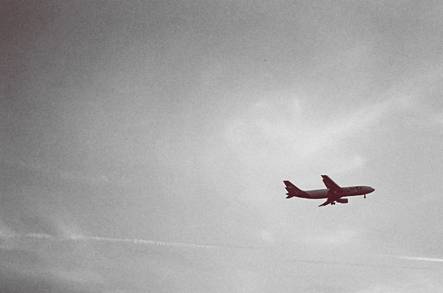 19 Ocak 1958'de Amerikan Hava Kuvvetleri'ne ait bir uçak, içinde bulunan 7 kişi ile birlikte Pasifik Okyanusu'nda kayboldu.