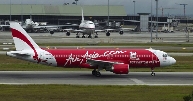 Bu uçaklardan birçoğunun enkazına ulaşılamamış olması, komplo teorisyenlerinin iddialarını güçlendiriyor. -