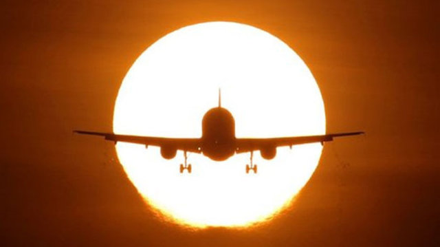 10 Ocak 1995'te Merpati Nusantara Havayolları'na ait bir uçak, içinde bulunan 14 kişi ile birlikte Endonezya'da kayboldu.