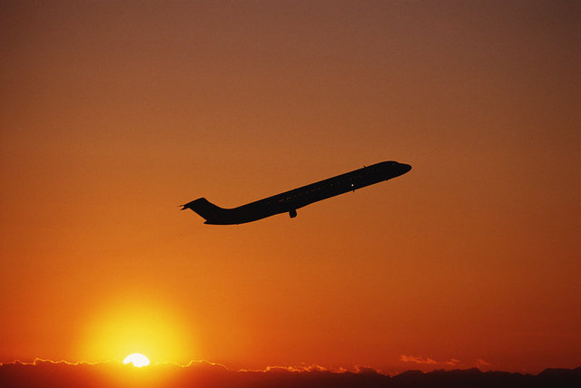 31 Ocak 1993'te Pan Malezya Hava Taşımacılığı'na ait bir uçak, içinde bulunan 14 kişi ile birlikte Endonezya'da kayboldu.