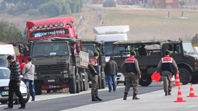 Türkiye'de yılın ilk ayında, İstanbul merkezli yürütülen 17-25 Aralık soruşturmanın yakınları devam ederken, Adana'da, Cumhuriyet Savcılığının talimatıyla MİT'e ait 3 tırın jandarma ekiplerince durdurularak aranması da gündemde geniş yer tuttu.