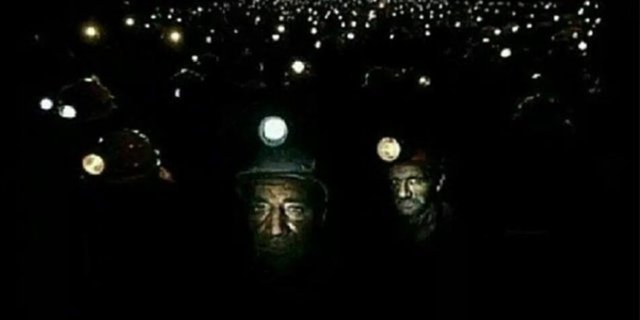 Soma'da 301 madencinin hayatını kaybettiği maden kazası tüm Türkiye'yi yasa boğdu.