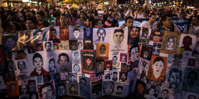 Mekksika'da Eylül ayı sonunda 43 öğrencinin kaçırılması Guerrero eyaletinin Chilpancingo kentinde protesto edildi. Kısa süre sonra olay ile ilgil gelişmeler yaşandı.