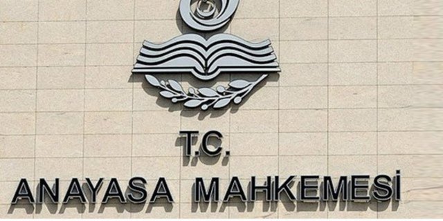 Anayasa Mahkemesi köprü ve otoyol projelerini Çevresel Etki Değerlendirme raporu dışında tutan maddeyi iptal etti.