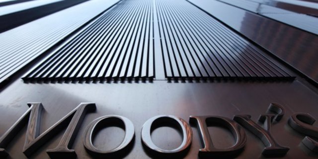Moody's'in Türkiye'nin kredi notunu düşüreceğine yönelik açıklamalarla yaşanan endişe doların 2.19'a çıkmasıyla zirve yaptı. Açıklama gelmeyince dolar 2.14'e döndü.