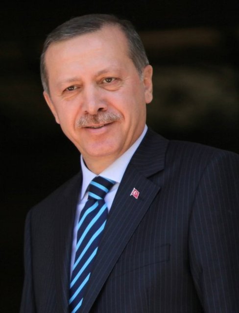 Ankara Cumhuriyet Başsavcılığının, Başbakanlığı döneminde Cumhurbaşkanı Recep Tayyip Erdoğan'ın çalışma ofisine "böcek" tabir edilen dinleme cihazı konulmasıyla ilgili yürütülen soruşturma kapsamında 13 kişi hakkında hazırladığı iddianame kabul edildi.