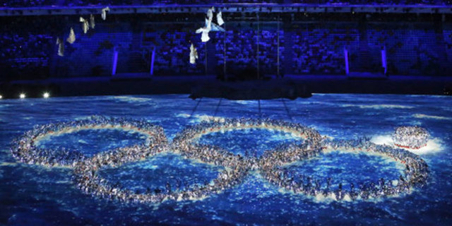 1991 yılı sonrasında ilk kez bir Olimpiyat'a ev sahipliği yapmış oldu. Soçi'nin açılış seremonisini, pek çok devlet başkanı protesto etti. Rusya'da çıkan 'Anti-Gay yasa nedeniyle, birçok Avrupa ülkesi açılış törenine katılmadı.