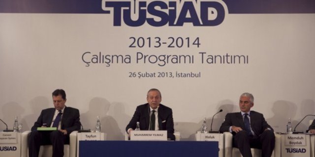 Sahibi olduğu Sütaş ile ilgili haberler üzerine "TÜSİAD'ın istismar edilmesine izin vermem" diyen Muharrem Yılmaz başkanlık görevini bıraktı.