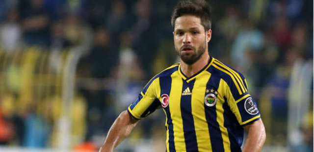 Kanarya, Beşiktaş'ın daha önce görüştüğü Diego ile anlaştı. Aziz Yıldırım, direkt olarak görüştüğü yıldızı takımının renklerine kattı. Konyaspor, büyük bir sürprizle Hleb'i transfer etti. Gökhan Töre, Beşiktaş'a imza attı.