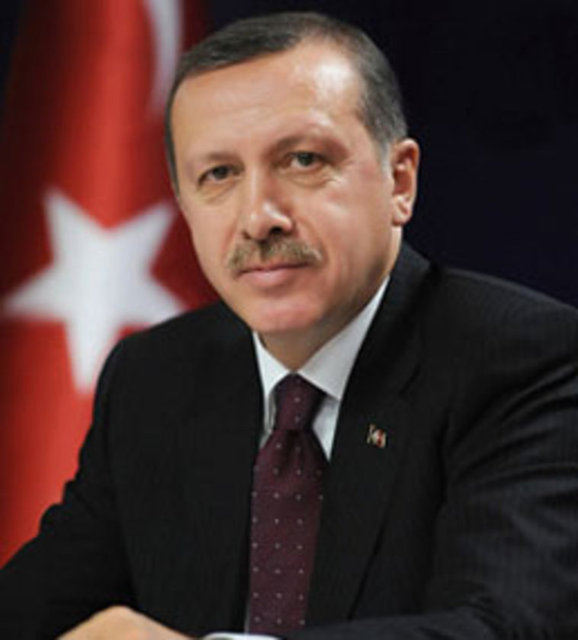 Başbakan Erdoğan, 1915 olaylarına ilişkin yayımladığı mesajında "Osmanlı İmparatorluğu vatandaşı herkes gibi Ermenilerin de o dönemde yaşadıkları acıların hatıralarını anmalarını anlamak ve paylaşmak bir insanlık vazifesidir" ifadelerini kullandı.