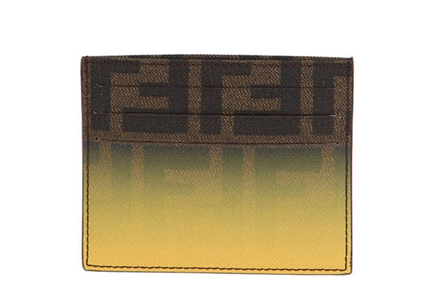 Fendi kartvizitlik 650 TL.