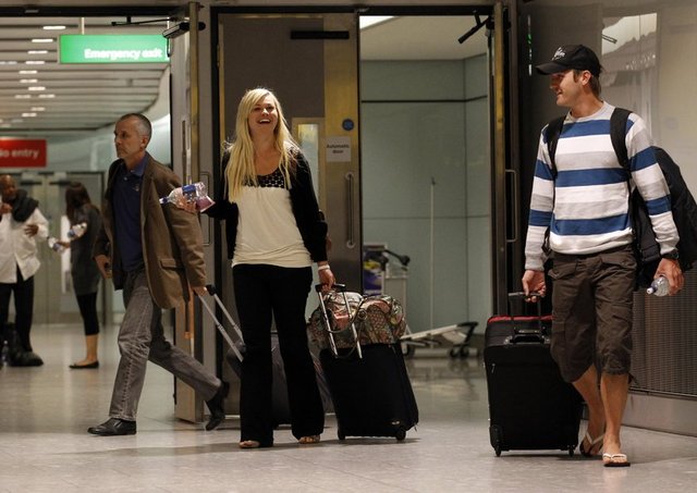 Mesela kısa uçuşlarda problem haline gelen koltuk yatırmanın önüne geçmek isteyen birçok şirket, 3 saatten kısa yolculuklar için koltukları sabitliyor. ABD'de erkeklerin yüzde 32'si, kadınların da yüzde 38'i koltuğunu arkaya yatırmıyor.