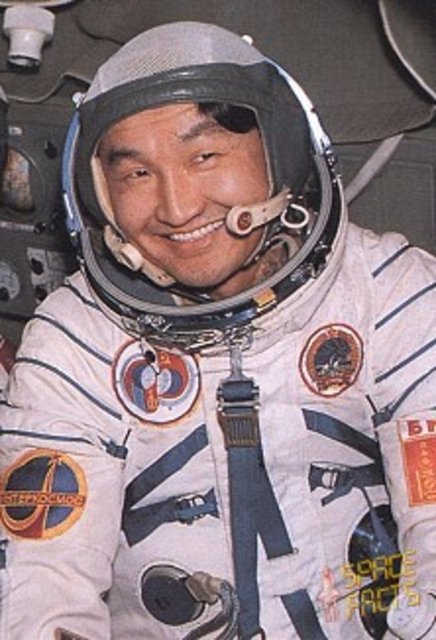 THY'nin İstanbul-Ulanbatur hattında uçarak Moğolistan'a çok büyük bir imkân sağlayarak, dünyanın hemen her yerine daha hızlı ulaşmalarını kolaylaştırdığını kaydeden Moğol kozmonotun uzayın geleceği hakkındaki görüşleriyse şöyle: