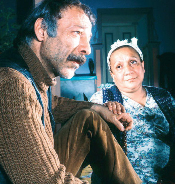Bizim Aile 1976 -- Münir Ökul ile Adile Naşit... Dört nesildir herkesin annesi, herkesin babası. Onları hep sevdik ve seveceğiz.