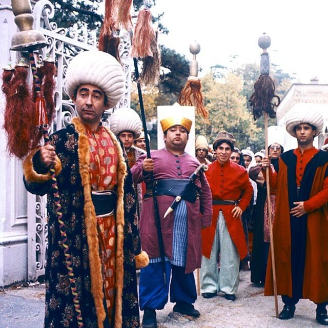 Arzu Film, 50 yıllık tarihini arzufilmasofficial adlı Instagram hesabından gözler önüne seriyor.