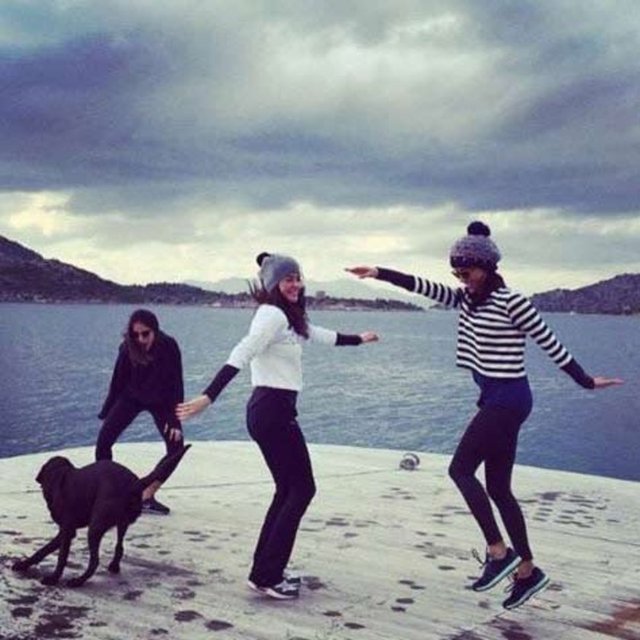 Kıvanç Tatlıtuğ ile Başak Dizer yeni yıla Marmaris Bozburun'da girdi.