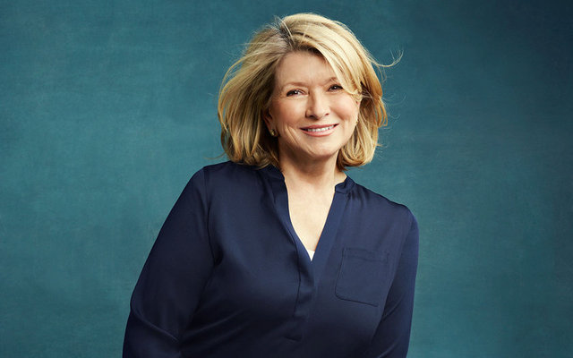 Martha Stewart  - 2001 yılında borsa skandalıyla gündeme geldi. Steward, federal müfettişlere yalan ifade vermek suçundan 5 ay hapis cezası aldı.  -