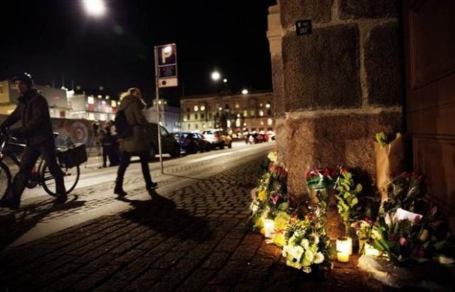 Paris'te saldırı protestosu! Dün Fransa'nın başkenti Paris'te Charlie Hebdo dergisine düzenlenen terör saldırısıyla tüm dünya sarsıldı.
