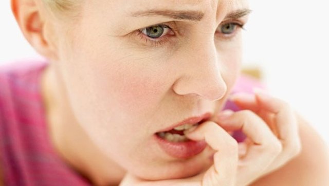 Yetişkin bir insanın beyninde DHA seviyesinin 20 gramdan düşük olması, serotonin (mutluluk hormonu) düzeyinin de azalmasına bağlı olarak depresyona neden olur.