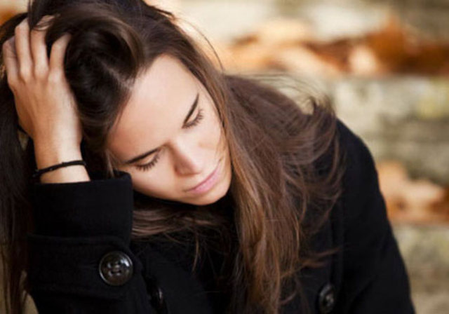 Stres, depresyon, uykusuzluk problemi çeken kişilerin geneline bakıldığında, mutsuz ortamdan kaçmak, uzaklaşmak veya mutlu olmak için aşırı ve kontrolsüz yemek yeme isteği duyarlar.